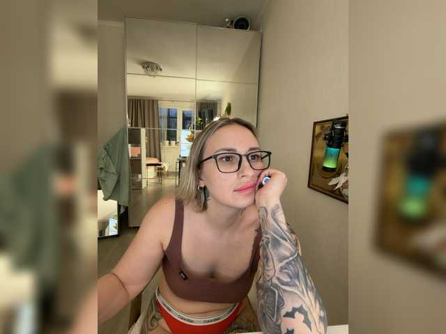 Miss-Fetish's BongaCams show and profile