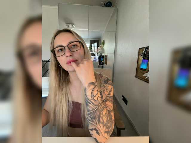 Miss-Fetish's BongaCams show and profile