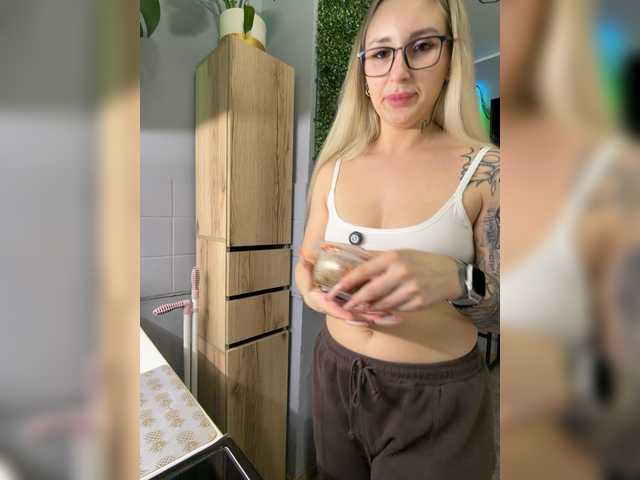 Miss-Fetish's BongaCams show and profile