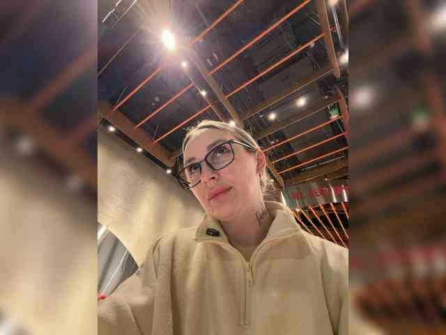 FetishTeacher webcam