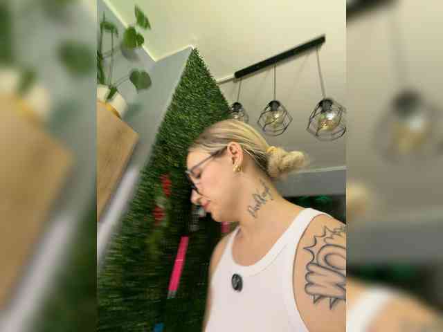 FetishTeacher webcam