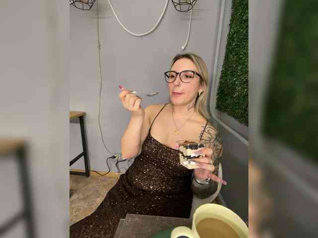 Miss-Fetish Miss-Fetish