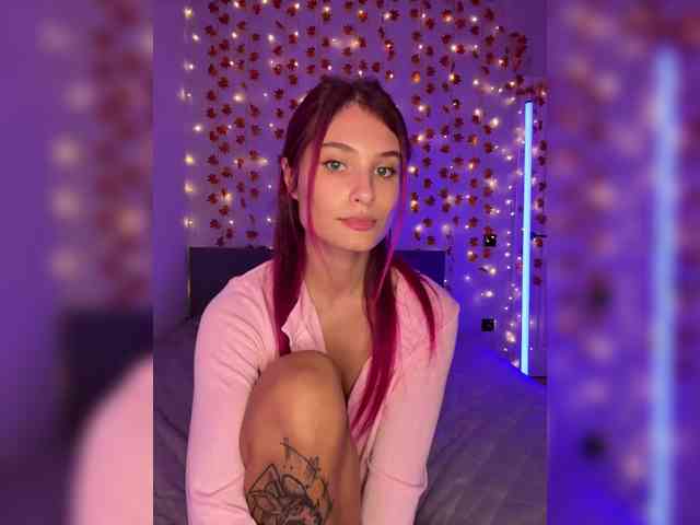 FOX69LOVE Live Webcam on BongaCams