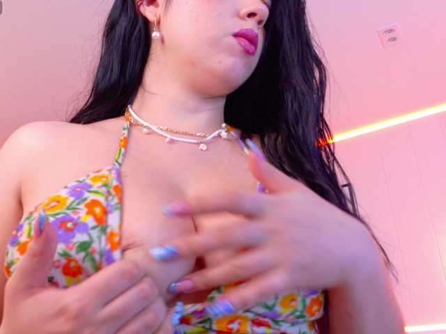 ShanellMoore's BongaCams show and profile