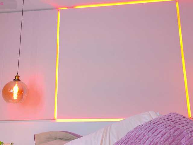 ShanellMoore's BongaCams show and profile