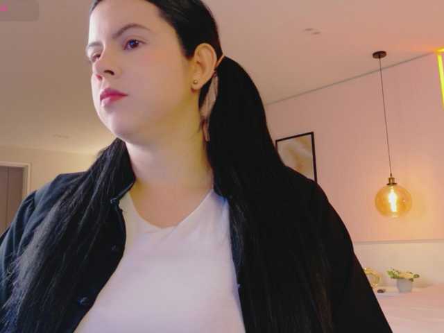 ShanellMoore's BongaCams show and profile