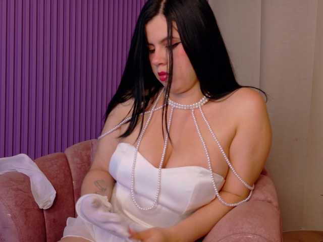 ShanellMoore's BongaCams show and profile