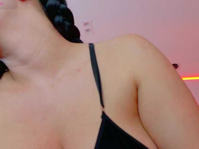 ShanellMoore's BongaCams show and profile