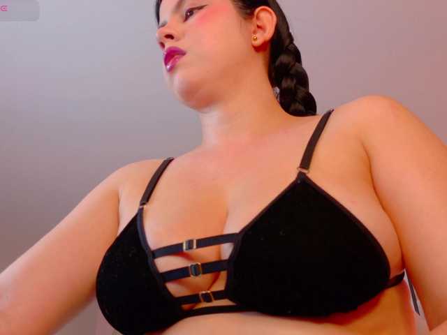 ShanellMoore's BongaCams show and profile