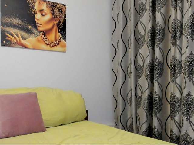 Glamouros's BongaCams show and profile