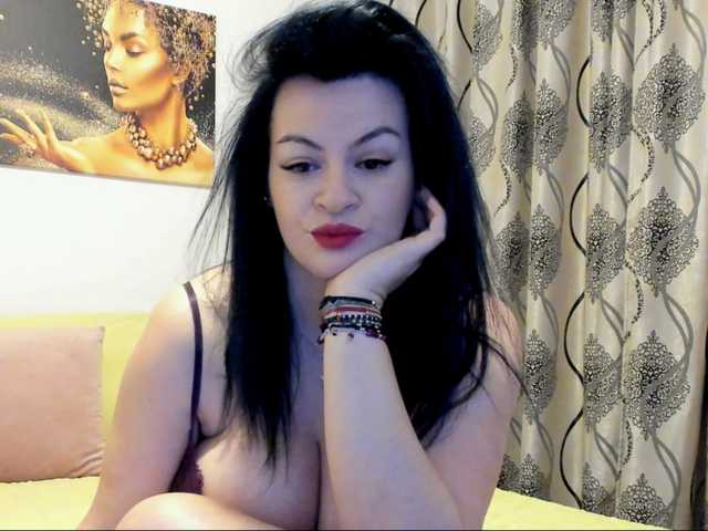 Glamouros's BongaCams show and profile