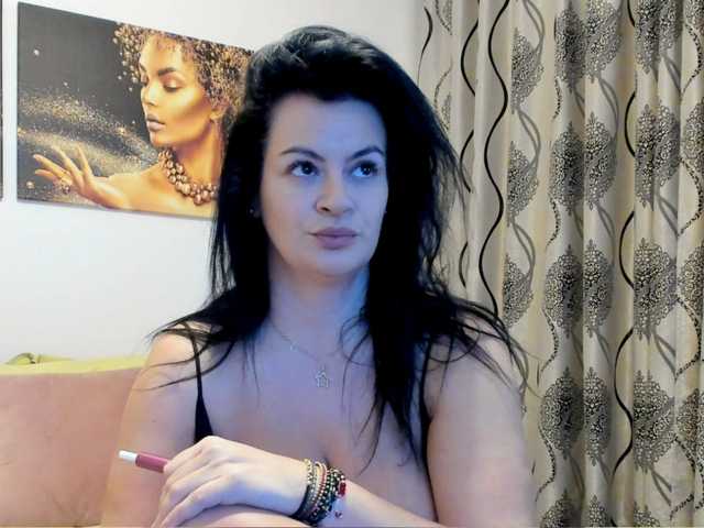 Glamouros's BongaCams show and profile