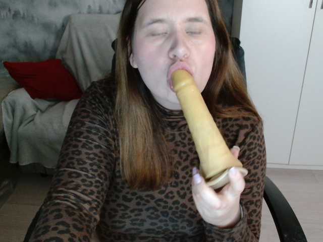 AdelinaLawson's BongaCams show and profile