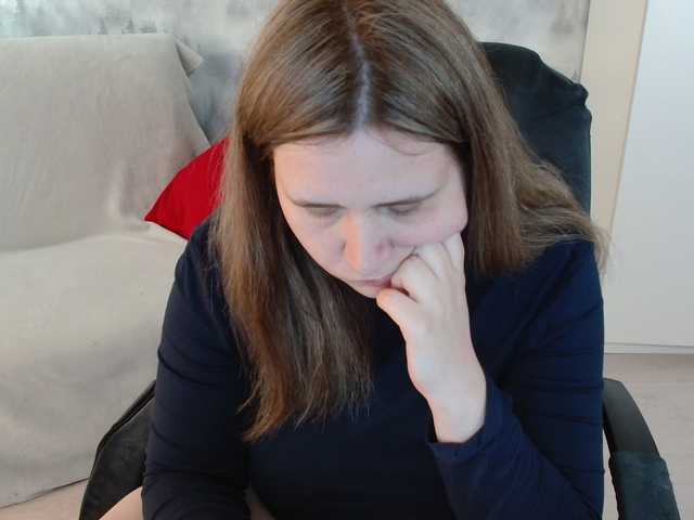le modèle AdelinaLawson est en webcam porno dans un show sur le site bongacams, il possède les tags suivants: White/Caucasian,Brunette,Shaved