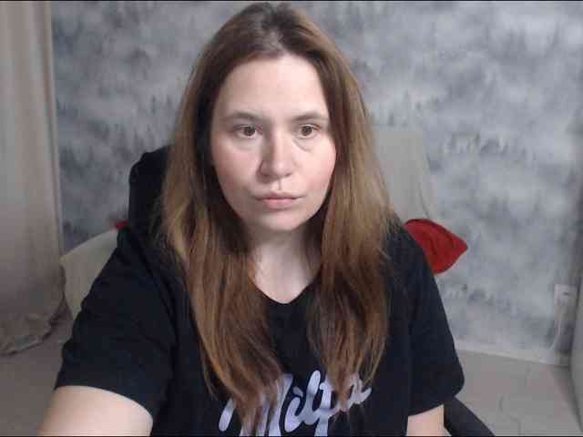 Модель: AdelinaLawson