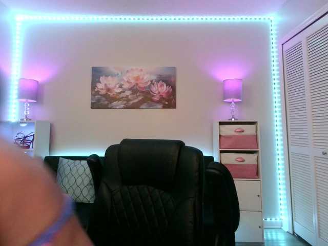 Milf-Samie's BongaCams show and profile