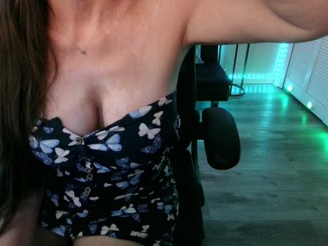 Milf-Samie's BongaCams show and profile