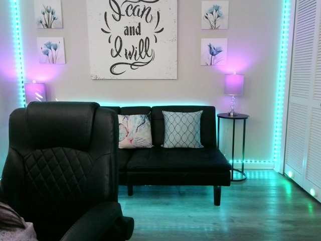 Milf-Samie's BongaCams show and profile