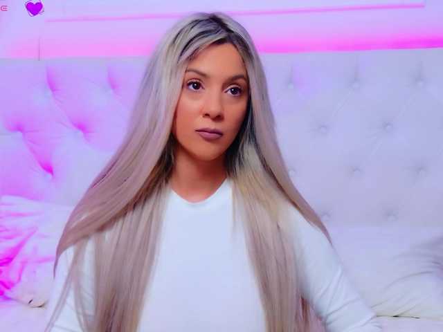 AriannaSins's BongaCams show and profile