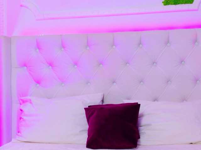 AriannaSins's BongaCams show and profile