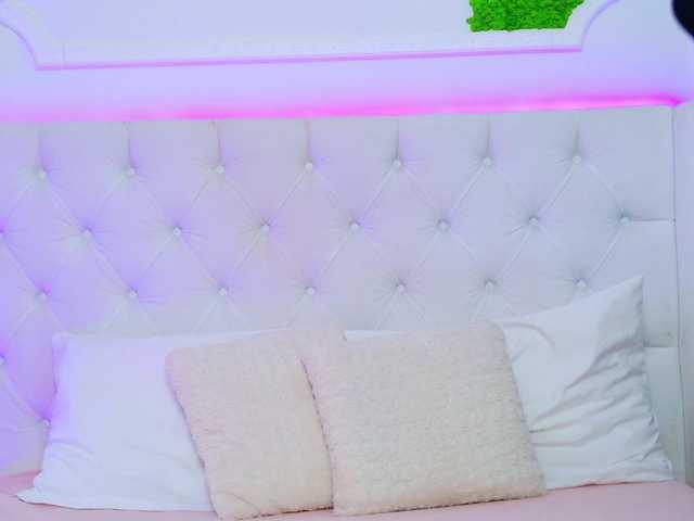 AriannaSins's BongaCams show and profile