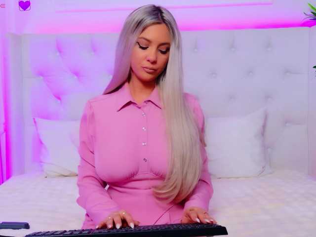 AriannaSins's BongaCams show and profile