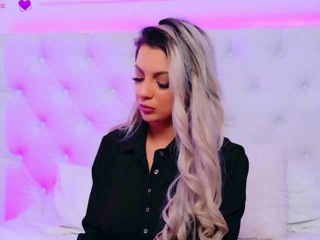 AriannaSins's BongaCams show and profile