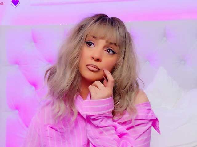 AriannaSins's BongaCams show and profile