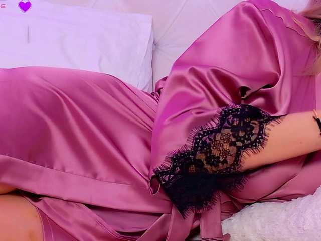 AriannaSins's BongaCams show and profile