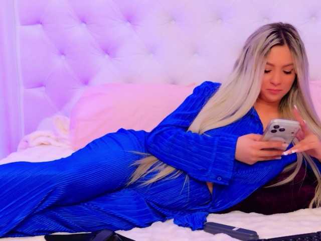 AriannaSins's BongaCams show and profile