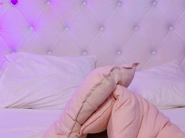 AriannaSins's BongaCams show and profile