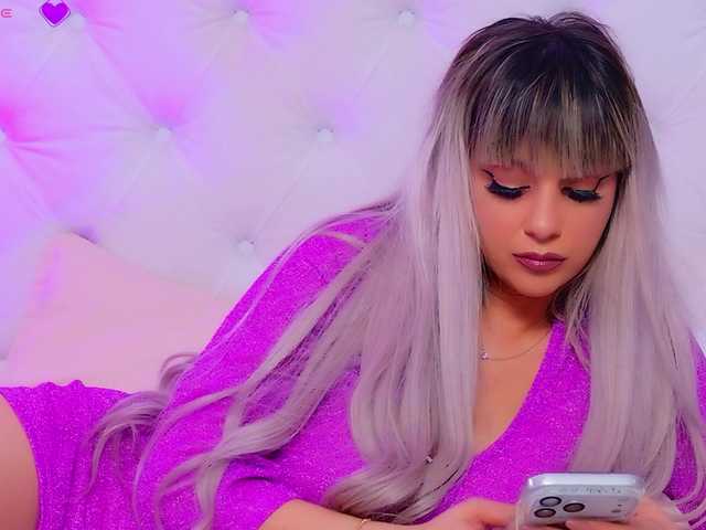 AriannaSins's BongaCams show and profile