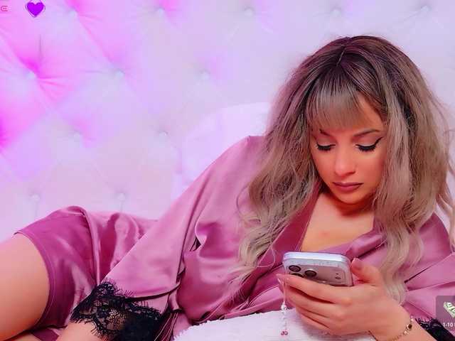 AriannaSins's BongaCams show and profile