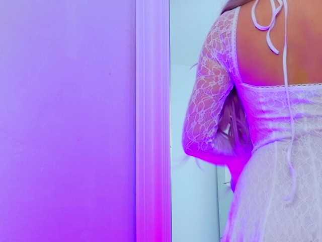 AriannaSins's BongaCams show and profile