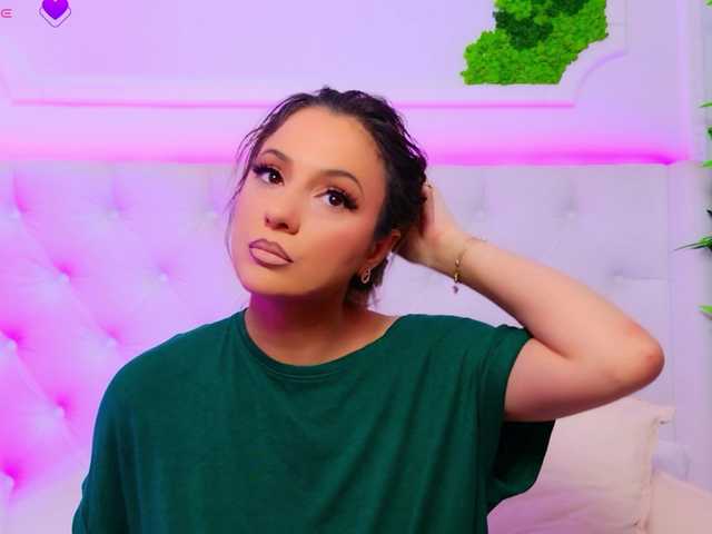 AriannaSins's BongaCams show and profile