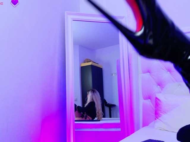 AriannaSins's BongaCams show and profile