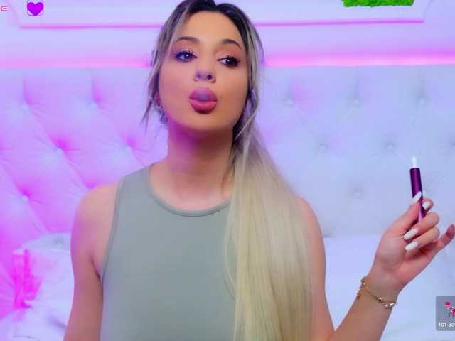 AriannaSins's BongaCams show and profile