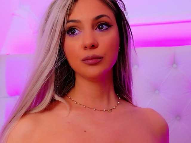 AriannaSins's BongaCams show and profile