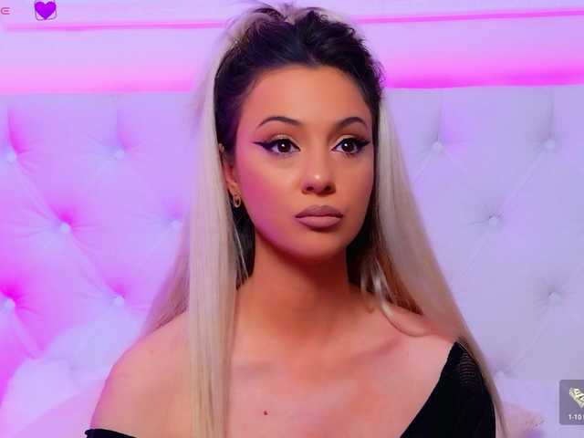 AriannaSins's BongaCams show and profile