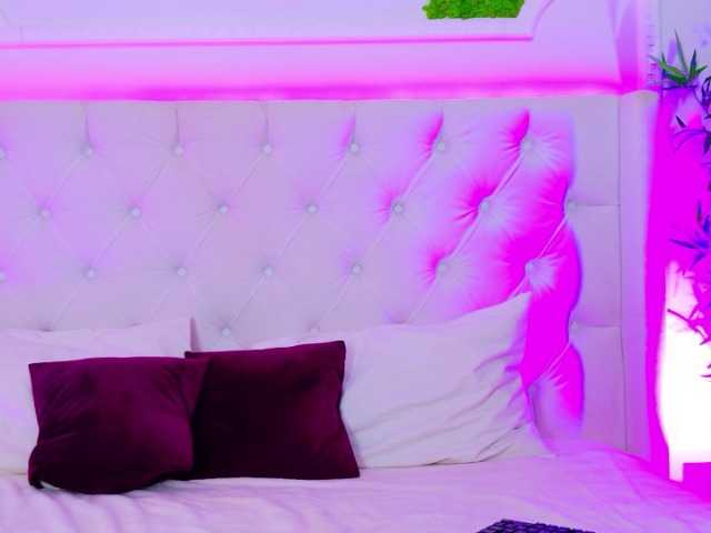 AriannaSins's BongaCams show and profile