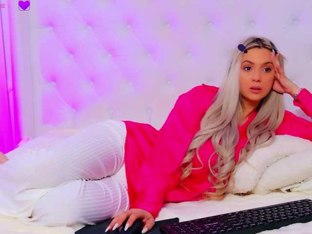 AriannaSins's BongaCams show and profile
