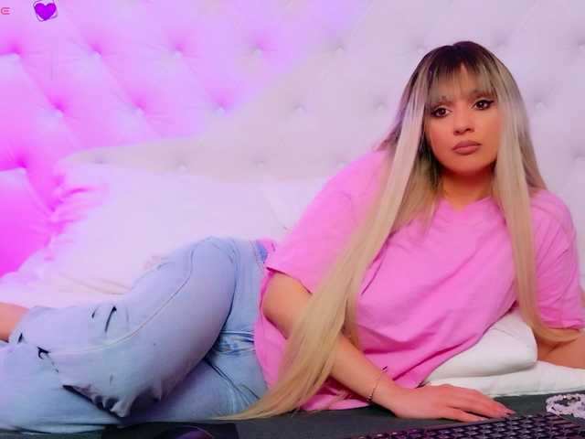 AriannaSins's BongaCams show and profile