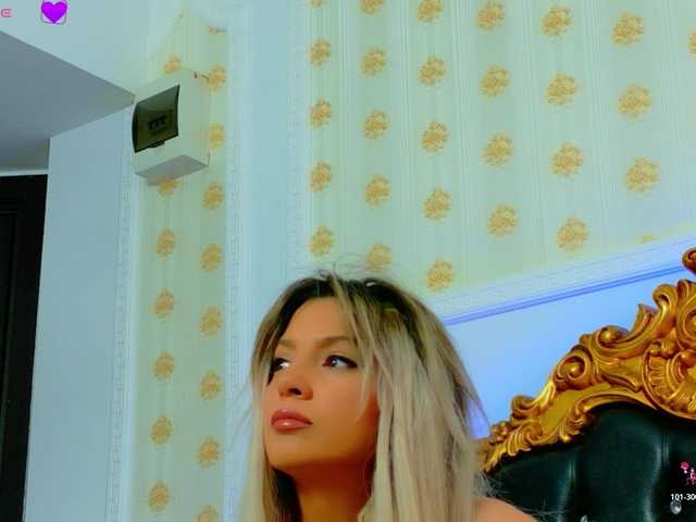 AriannaSins's BongaCams show and profile