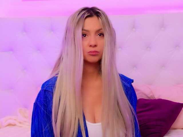 AriannaSins's BongaCams show and profile