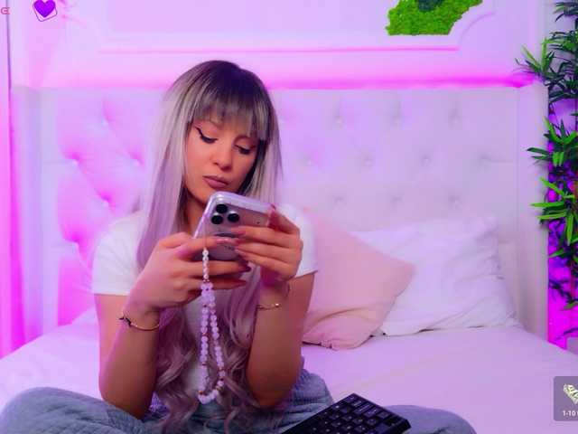 AriannaSins's BongaCams show and profile