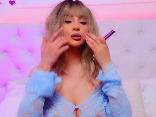 AriannaSins's BongaCams show and profile