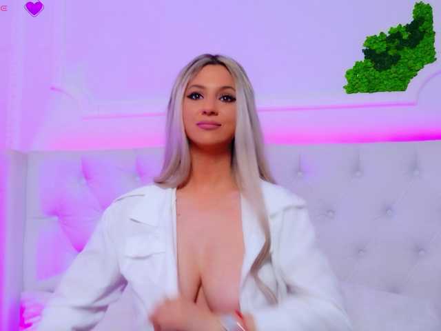 AriannaSins's BongaCams show and profile