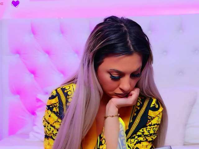 AriannaSins's BongaCams show and profile