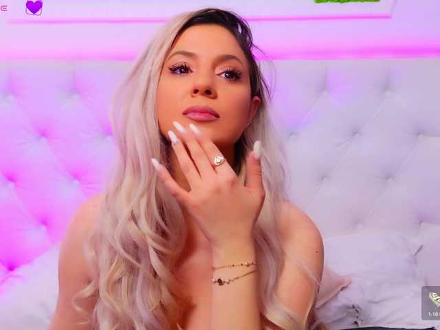 AriannaSins's BongaCams show and profile