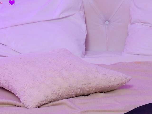 AriannaSins's BongaCams show and profile